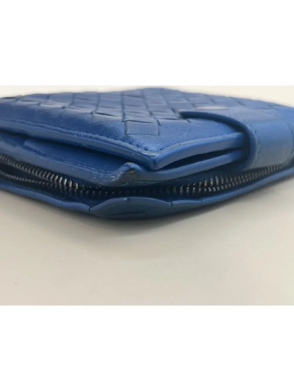 Bottega Veneta Blue Leather Woven Wallet With Snap & Zip Closures Made In Italy